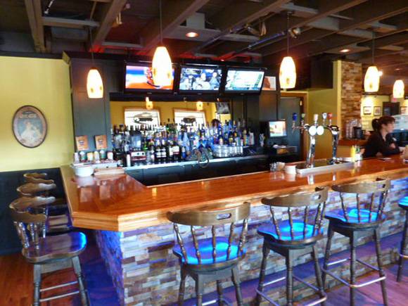 Skeeter Barlows | restaurant | 97 Main St S, Forest, ON N0N 1J0, Canada | 5197863535 OR +1 519-786-3535