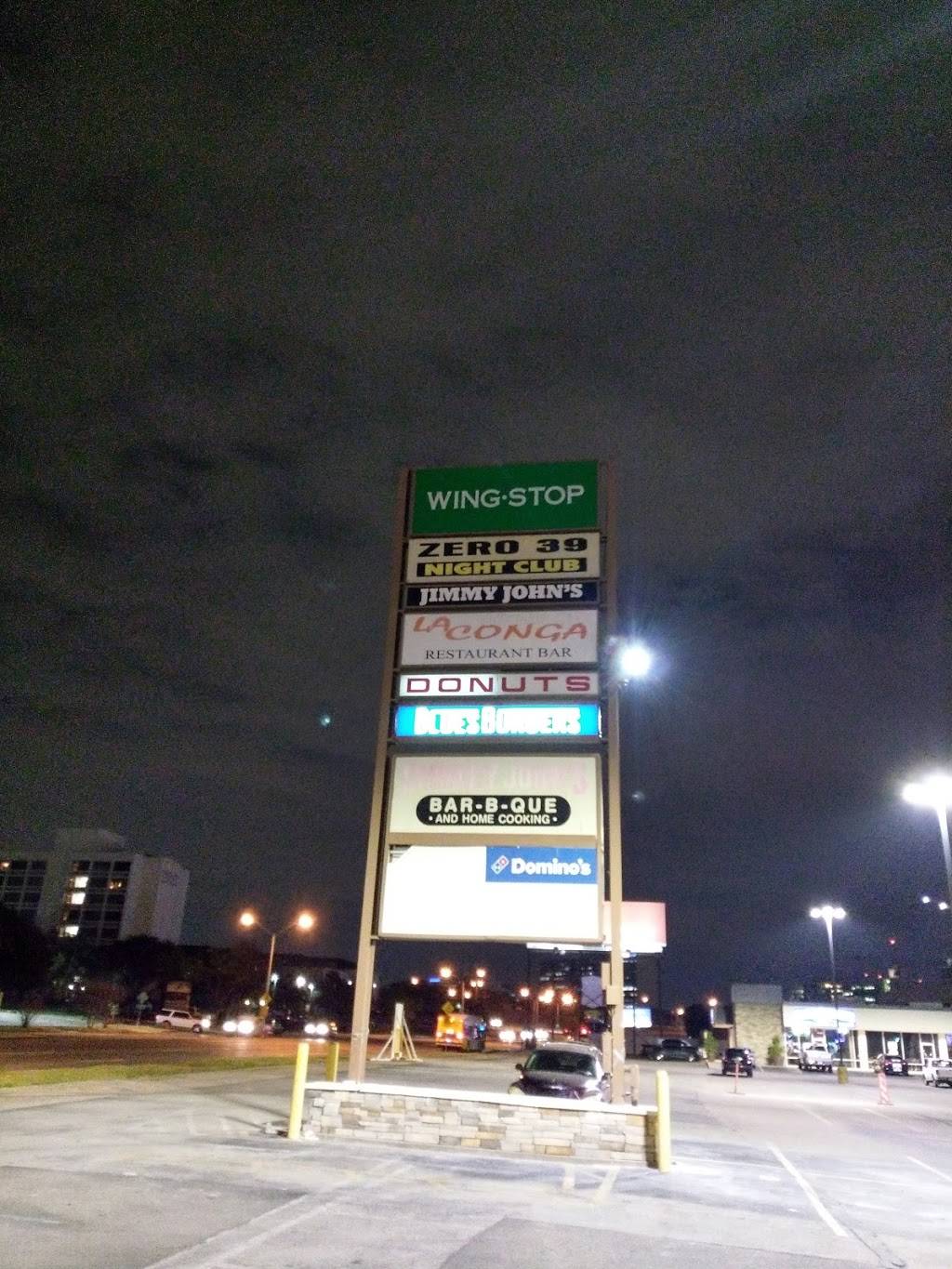 Wingstop | restaurant | 1820 W Mockingbird Ln, Dallas, TX 75235, USA | 2149203630 OR +1 214-920-3630