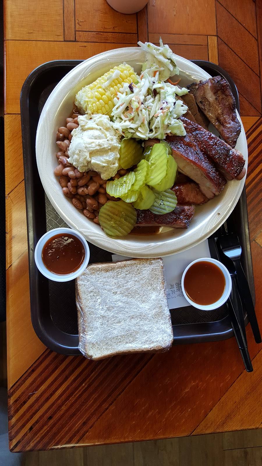 McKenzies Barbeque | restaurant | 1501 N Frazier St, Conroe, TX 77301, USA | 9365394300 OR +1 936-539-4300