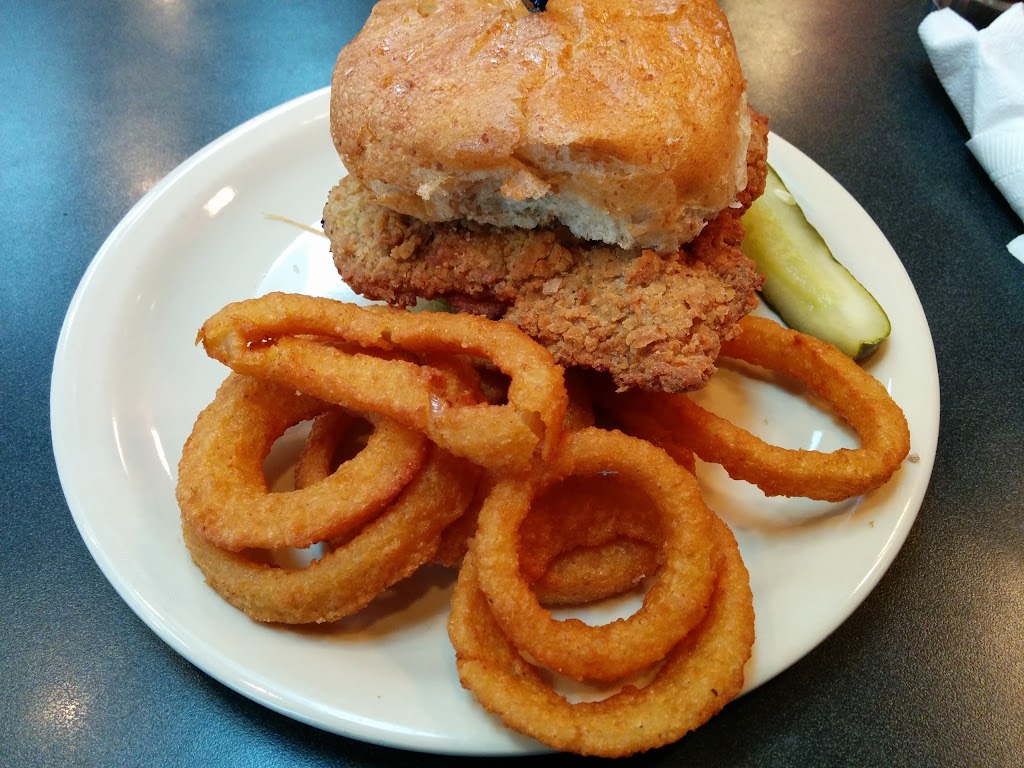 Mrs. Wicks Restaurant & Pie Shop | restaurant | 100 N Cherry St, Winchester, IN 47394, USA | 7655847437 OR +1 765-584-7437