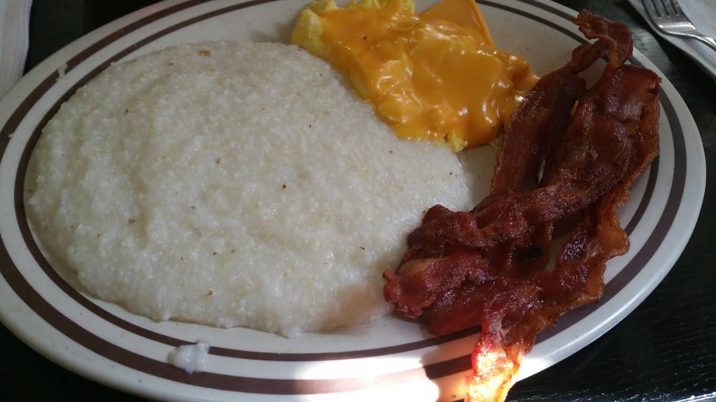 Omega Grill | restaurant | 18130 Fenkell Ave, Detroit, MI 48223, USA | 3138355000 OR +1 313-835-5000