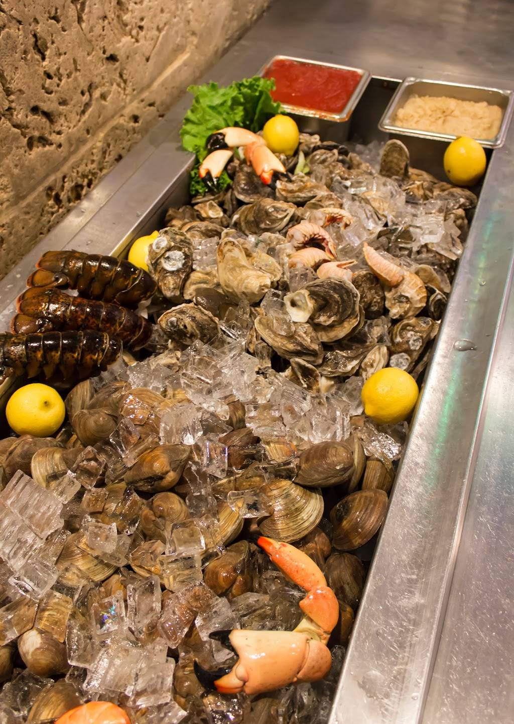 Daves Last Resort & Raw Bar | restaurant | 632 Lake Ave, Lake Worth, FL 33460, USA | 5615885208 OR +1 561-588-5208