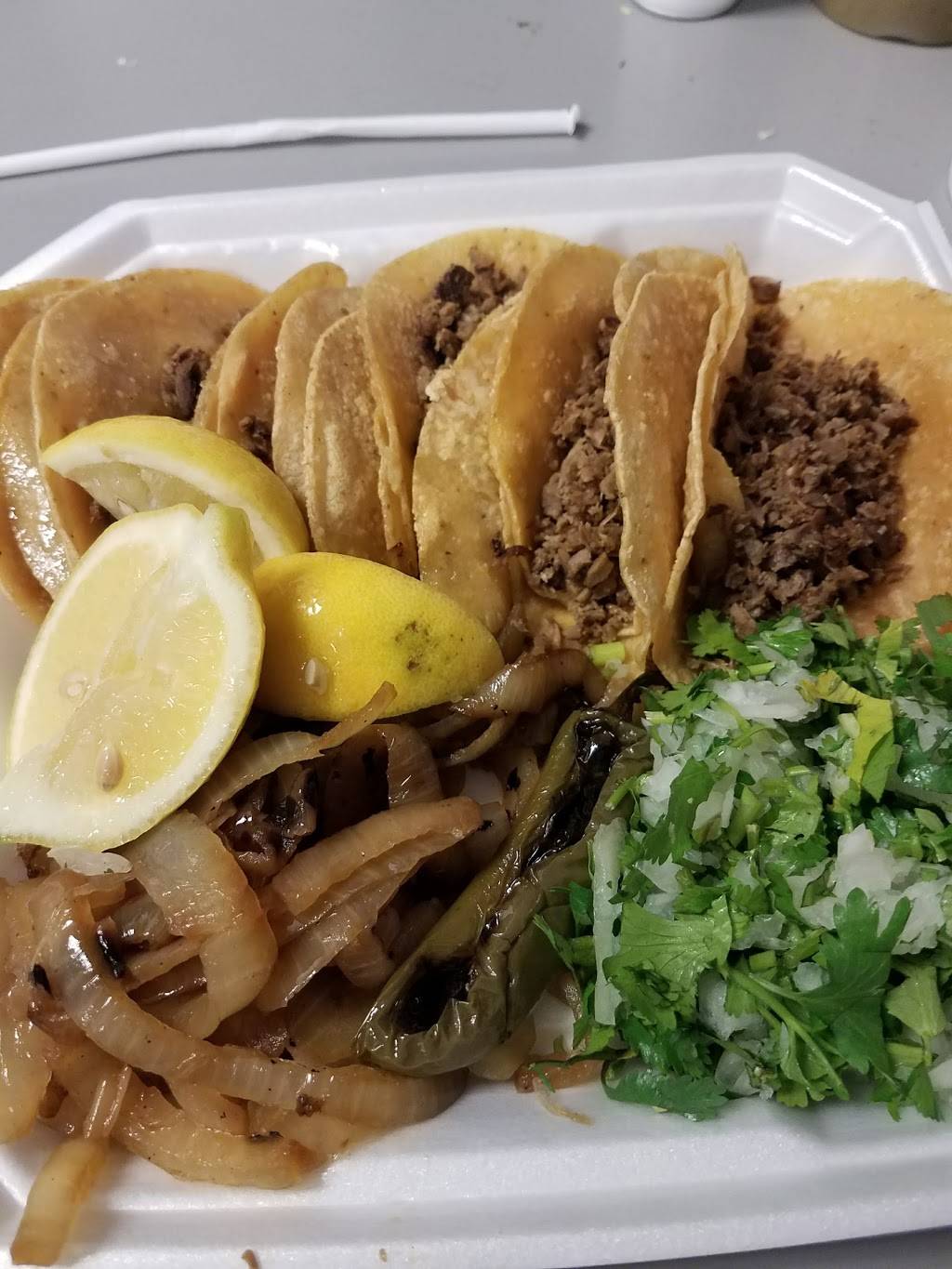 La Paisanita Taqueria | restaurant | 110 N 1st St, Garland, TX 75040, USA | 9722729300 OR +1 972-272-9300