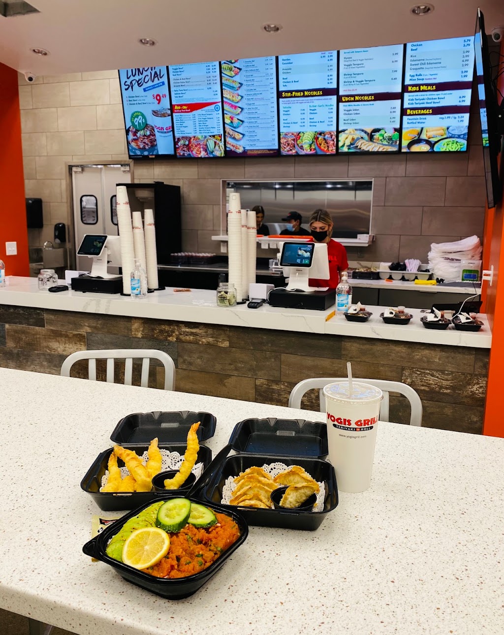 Yogis Grill | restaurant | 5450 E High St #107, Phoenix, AZ 85054, USA | 4806749011 OR +1 480-674-9011