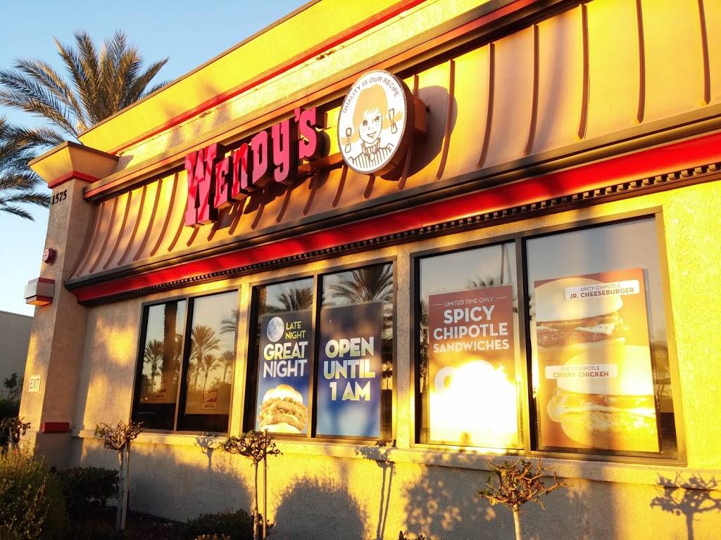 Wendys | restaurant | 1575 N Victory Pl, Burbank, CA 91502, USA | 8187298320 OR +1 818-729-8320
