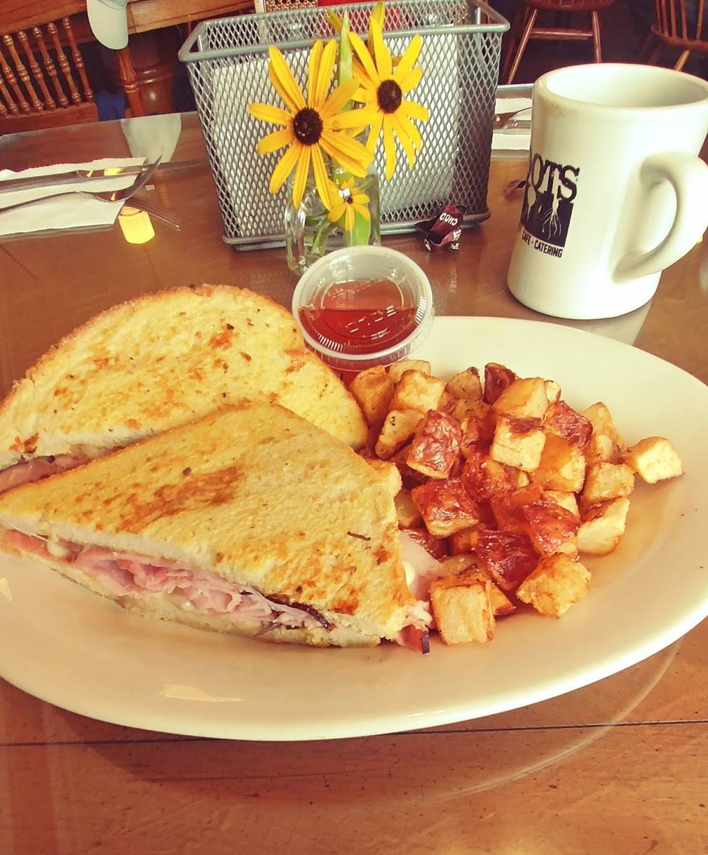 Roots Community Table / Cafe | restaurant | 9 Riverside St, Hooksett, NH 03106, USA | 6034857761 OR +1 603-485-7761