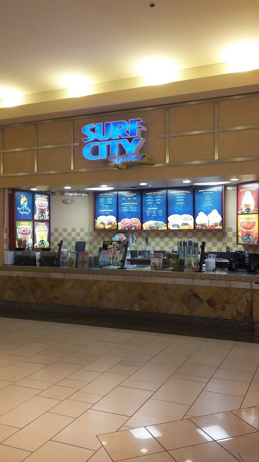 Surf City Squeeze | restaurant | 27286 Novi Rd # C-141, Novi, MI 48377, USA | 2487358866 OR +1 248-735-8866