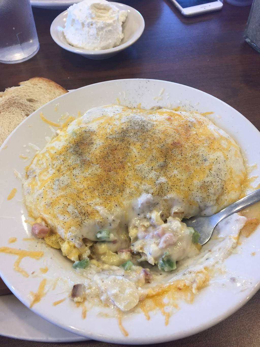 Lulus Diner | cafe | 114 E College Ave, Bluffton, OH 45817, USA | 4193695858 OR +1 419-369-5858