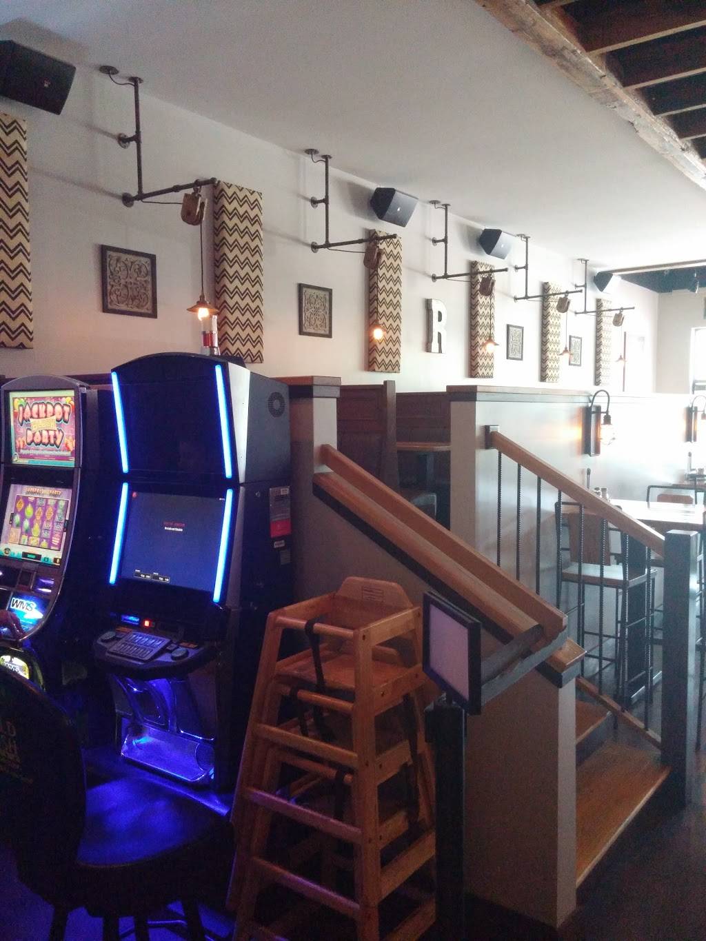 Rosatis Pizza | restaurant | 1652 S Eastwood Dr, Woodstock, IL 60098, USA | 8153383600 OR +1 815-338-3600