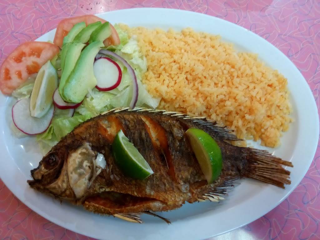 El Dorado | restaurant | 3221, 6952 N Clark St, Chicago, IL 60626, USA | 8722086150 OR +1 872-208-6150