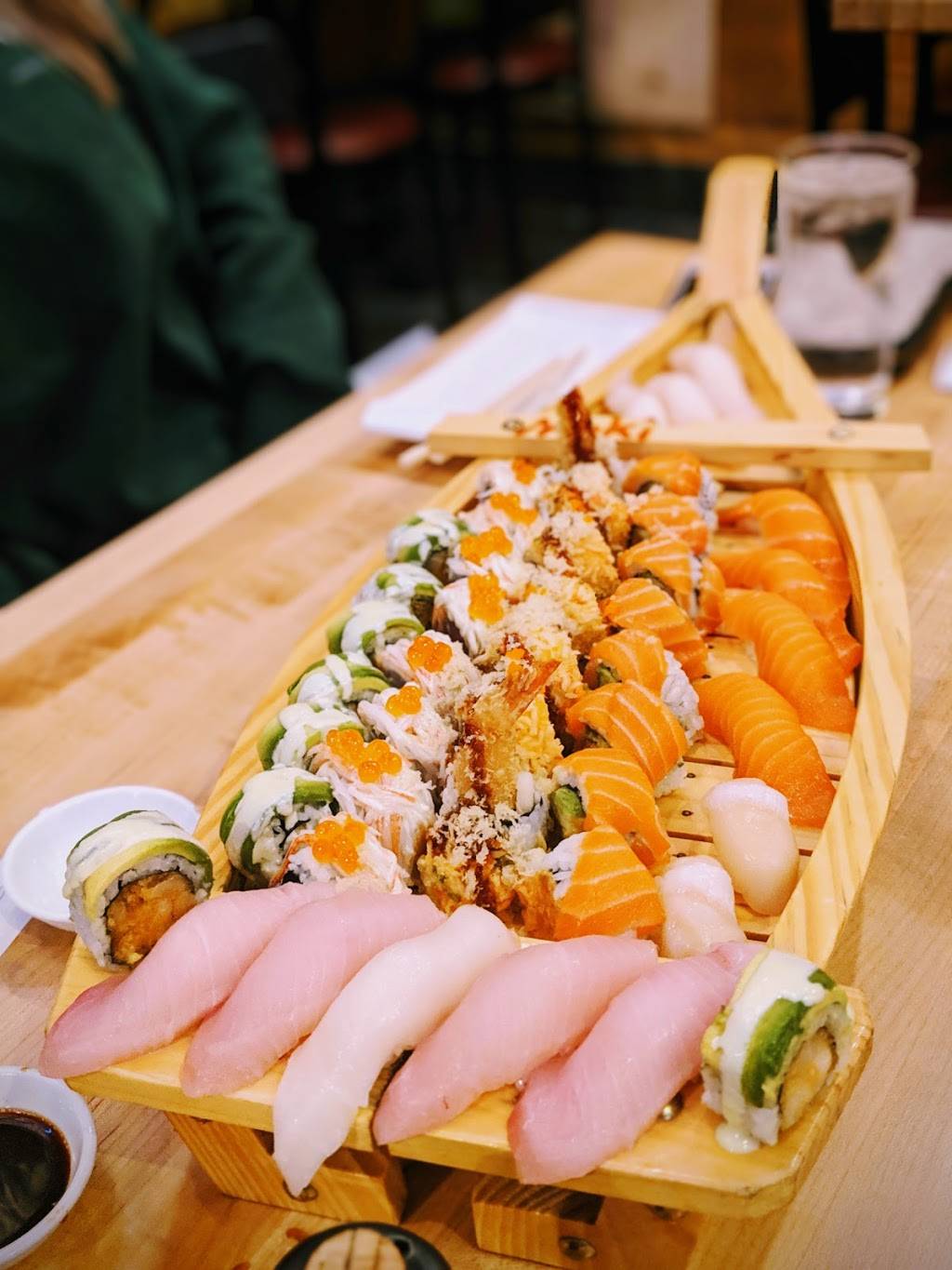 Moki Sushi | restaurant | 2017 S Neil St, Champaign, IL 61820, USA | 2175521600 OR +1 217-552-1600