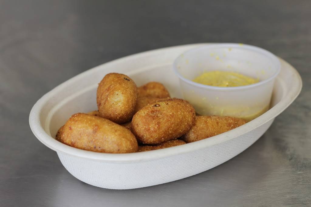 Tommy Dogs | restaurant | 1359 Grandview Ave, Columbus, OH 43212, USA | 6148242528 OR +1 614-824-2528