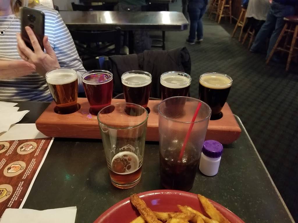 Bravehearts Pub | restaurant | 218 E Superior St, Alma, MI 48801, USA | 9894662309 OR +1 989-466-2309