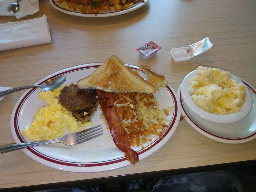 Huddle House | restaurant | 212 Springfield Ave, Newark, NJ 07103, USA | 9738021808 OR +1 973-802-1808