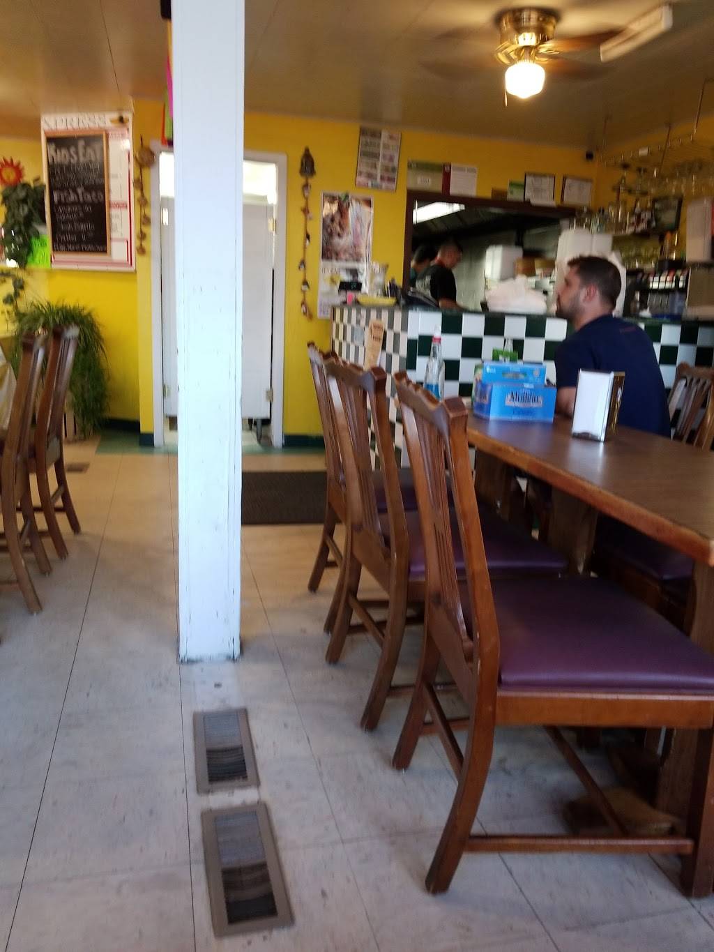 Taco & Burrito Express | restaurant | 215 E State Rd, Island Lake, IL 60042, USA | 8474871732 OR +1 847-487-1732