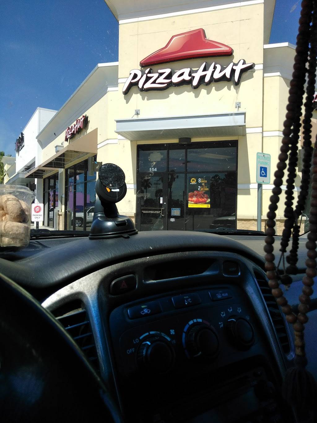 Pizza Hut | restaurant | 15250 TX-105 Suite 154, Montgomery, TX 77356, USA | 9365886600 OR +1 936-588-6600