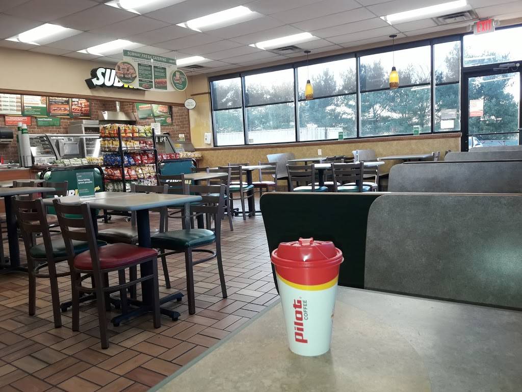 Subway Restaurants | restaurant | 11633 Greencastle Pike, Hagerstown, MD 21740, USA | 3015829007 OR +1 301-582-9007