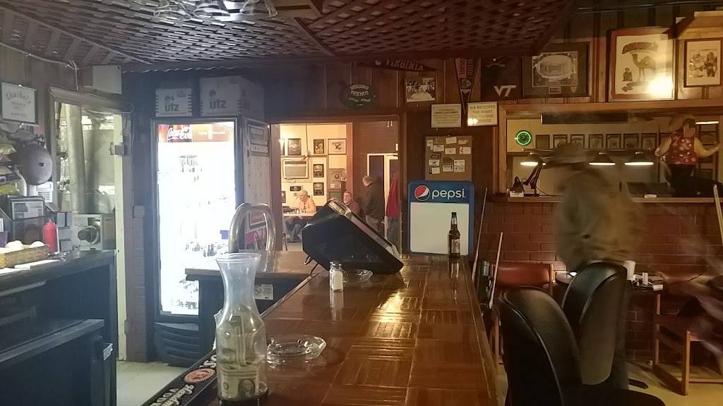 Charbels Sports Grill | restaurant | 912 E Main St, Salem, VA 24153, USA | 5403871190 OR +1 540-387-1190