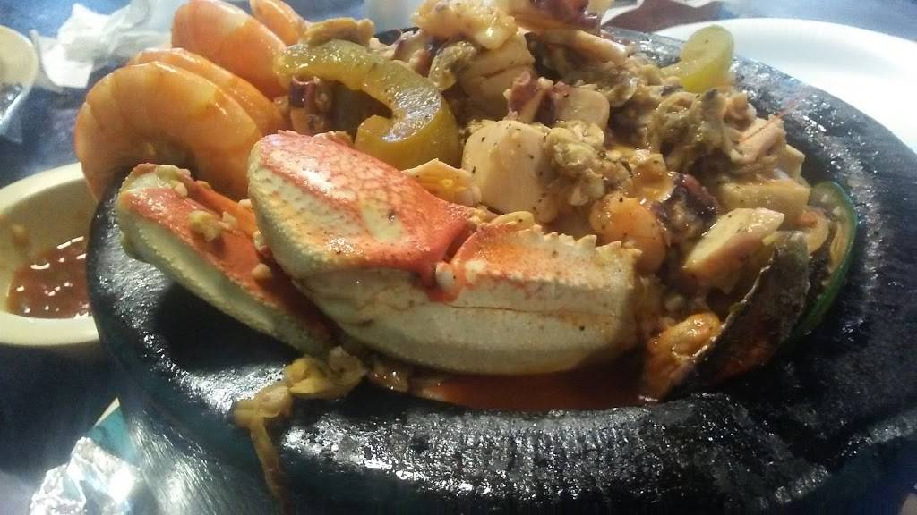 Las Islas Marias | restaurant | 502 S D St, Perris, CA 92570, USA | 9516572636 OR +1 951-657-2636