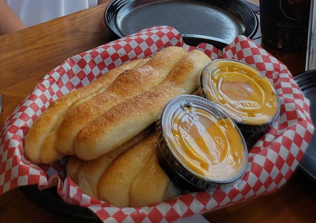 Mother Bears Pizza Campus | restaurant | 1428 E 3rd St, Bloomington, IN 47401, USA | 8123324495 OR +1 812-332-4495