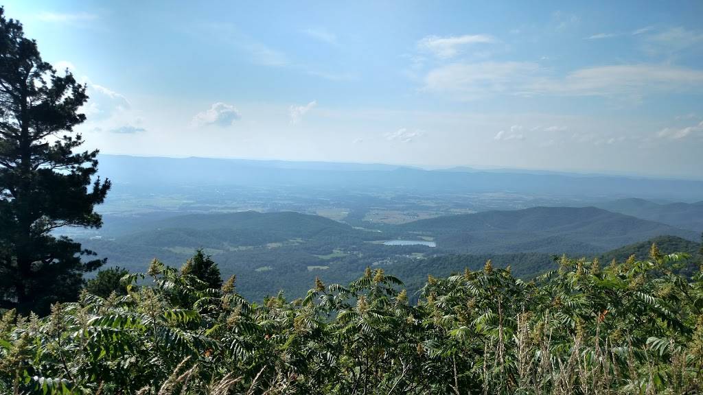 Parkhurst Restaurant | restaurant | 2547 US-211, Luray, VA 22835, USA | 5407436009 OR +1 540-743-6009