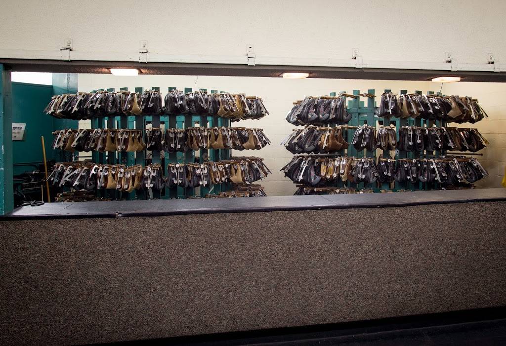 Pickwick Ice | meal takeaway | 1001 W Riverside Dr, Burbank, CA 91506, USA | 8188455300 OR +1 818-845-5300