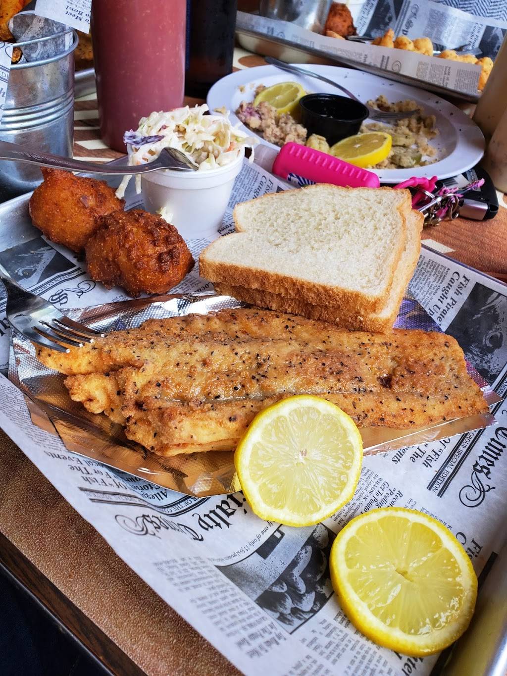 Hooked on Frankfort | restaurant | 3200 Frankfort Ave, Louisville, KY 40206, USA | 5026909835 OR +1 502-690-9835