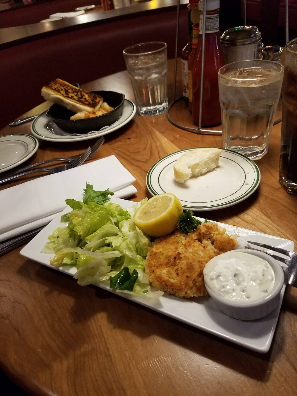 Market Street Oyster Bar | restaurant | 10702 S River Front Pkwy, South Jordan, UT 84095, USA | 8013022264 OR +1 801-302-2264