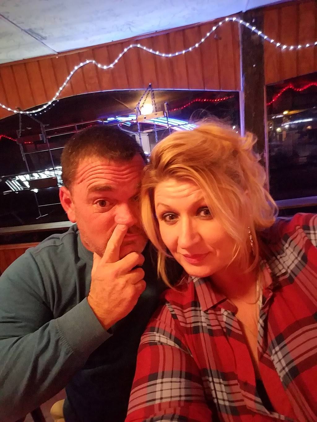 J Michaels Restaurant | restaurant | 636 Poole St, Hartsville, SC 29550, USA | 8433834272 OR +1 843-383-4272