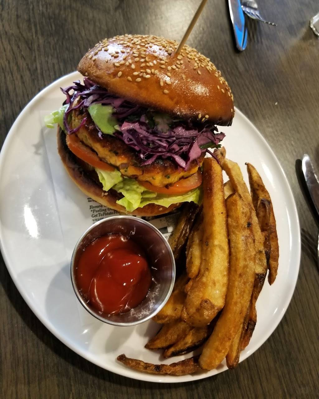 Hungry Burrito | restaurant | 811 Seneca Ave, Ridgewood, NY 11385, USA | 7188858080 OR +1 718-885-8080