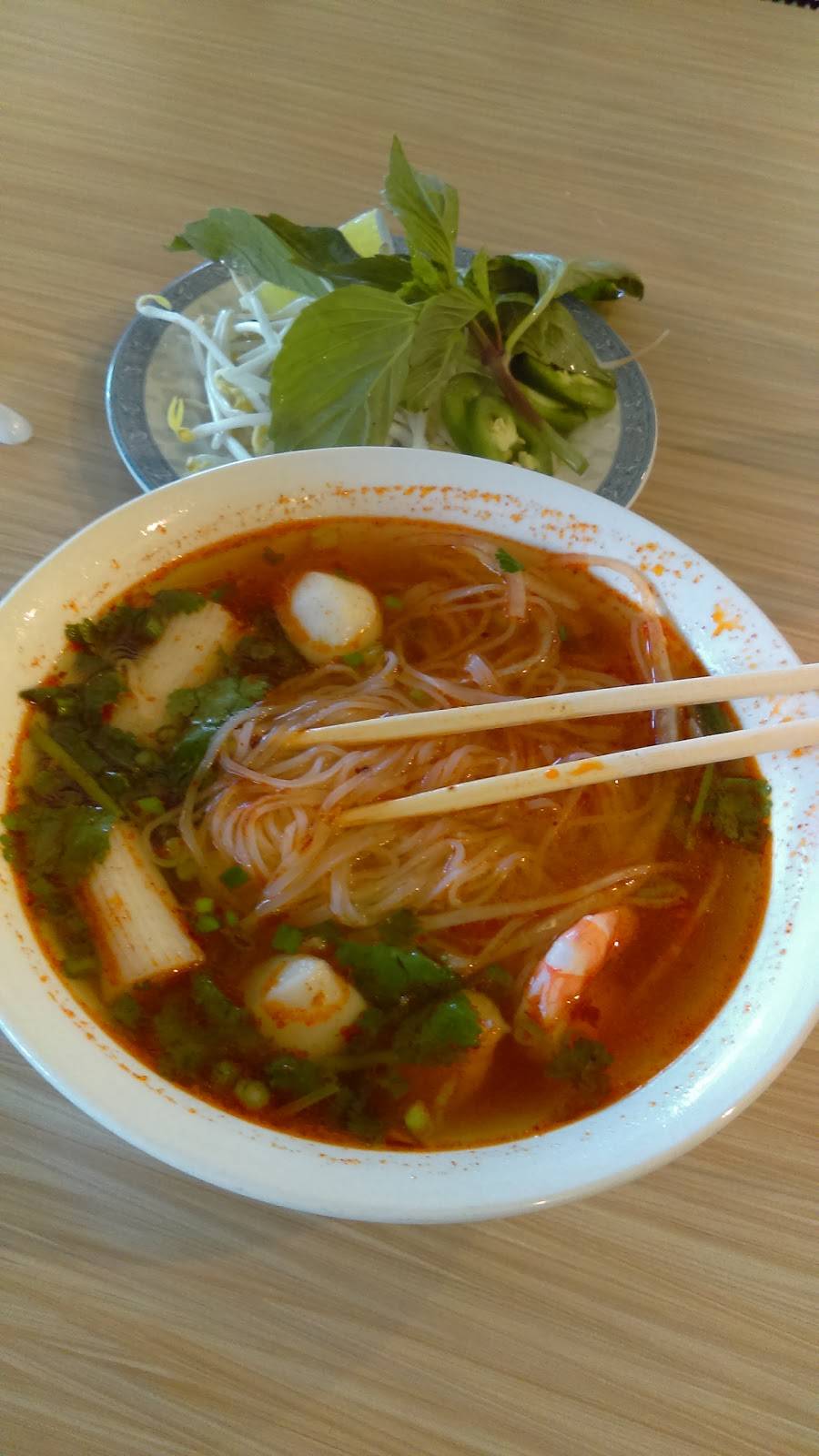 Pho Que Huong | restaurant | 1720 Eldorado Pkwy #101, McKinney, TX 75069, USA | 9725428422 OR +1 972-542-8422