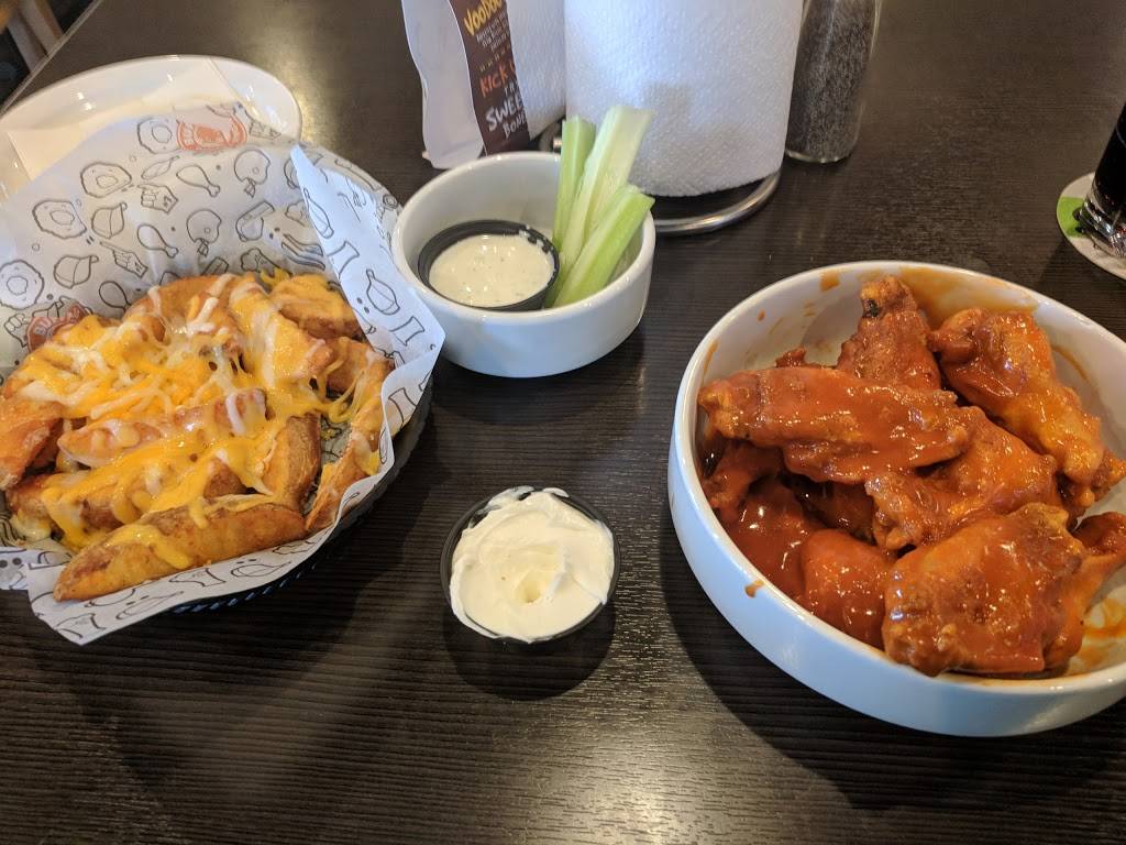 Buffalo Wings & Rings | restaurant | 4782 Plum Square, West Chester Township, OH 45069, USA | 5138609464 OR +1 513-860-9464