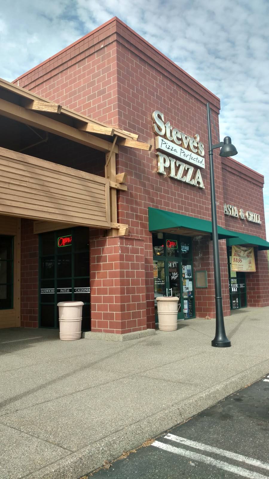 Steves Pizza | meal takeaway | 3941 Park Dr #100, El Dorado Hills, CA 95762, USA | 9169392100 OR +1 916-939-2100