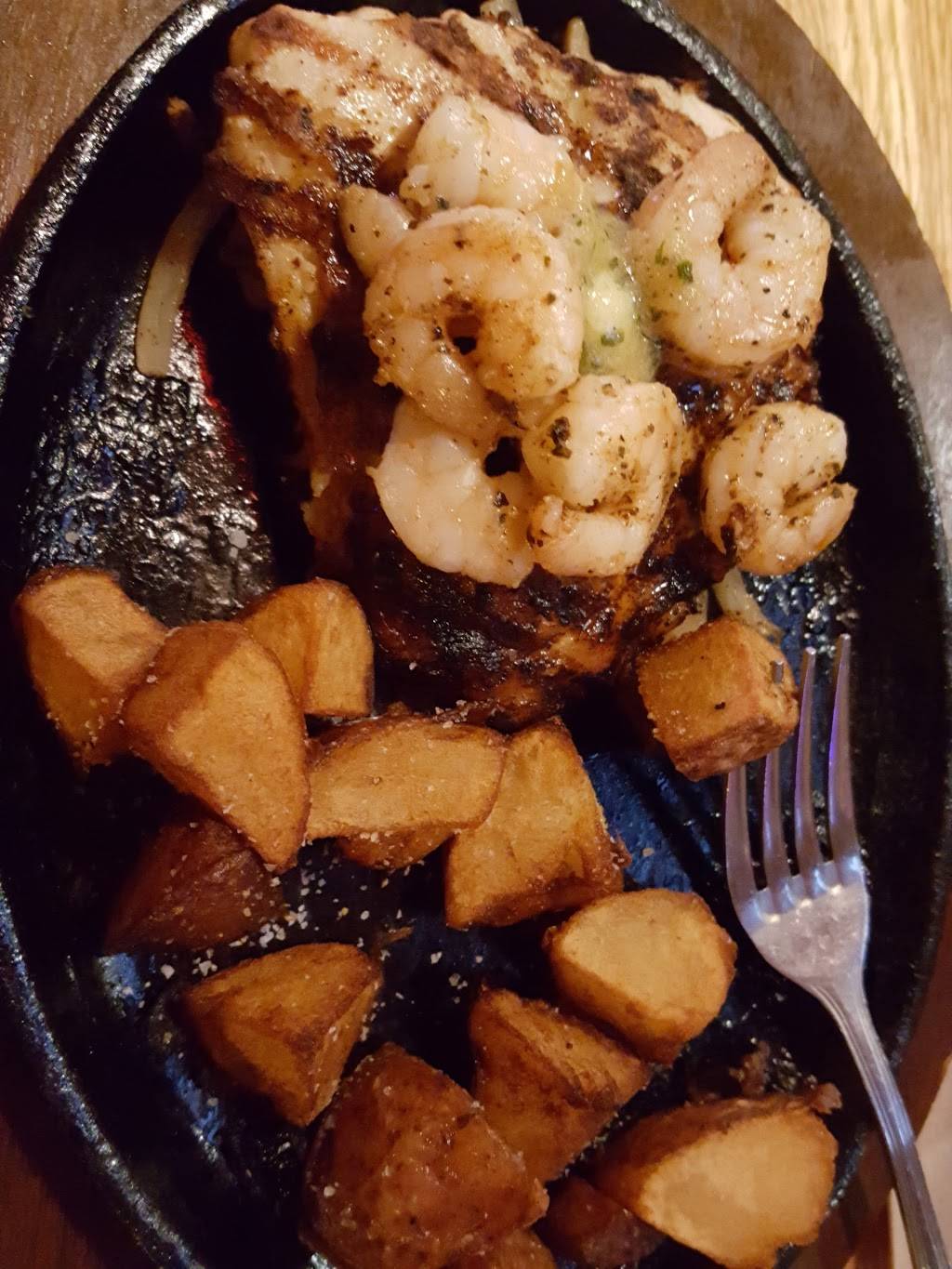 Applebees Grill + Bar | restaurant | 2303 WI-25 N, Menomonie, WI 54751, USA | 7152333036 OR +1 715-233-3036