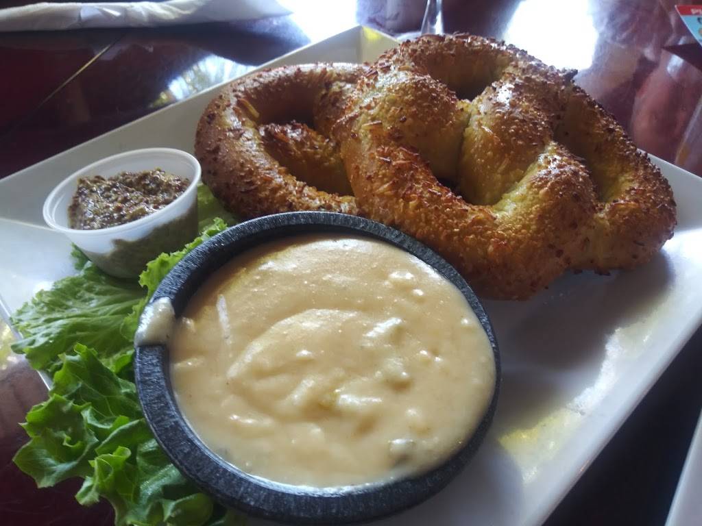 Yucatan Waterfront Bar & Grill | restaurant | 4875 Pine Island Rd, Matlacha, FL 33993, USA | 2392830113 OR +1 239-283-0113