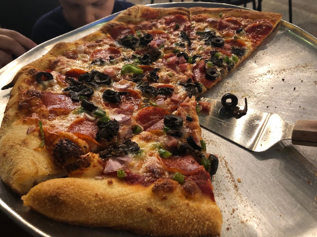The Ravenite Pizzeria | restaurant | 102 N Section St, Fairhope, AL 36532, USA | 2519292525 OR +1 251-929-2525