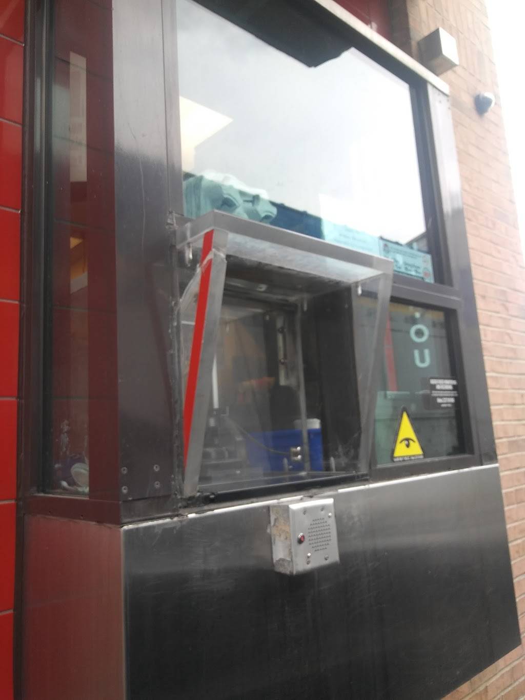 Wendys | restaurant | 14001 Livernois, Detroit, MI 48238, USA | 3139356271 OR +1 313-935-6271