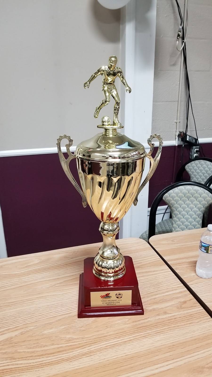 Virginias Restaurant | restaurant | 806 S Cameron St, Winchester, VA 22601, USA | 5405509764 OR +1 540-550-9764