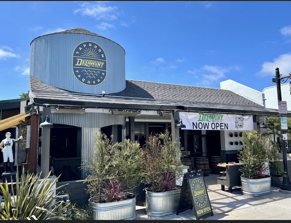 Delahunt Taproom + Taqueria | restaurant | 34091 La Plaza, Dana Point, CA 92629, USA | 9495031348 OR +1 949-503-1348