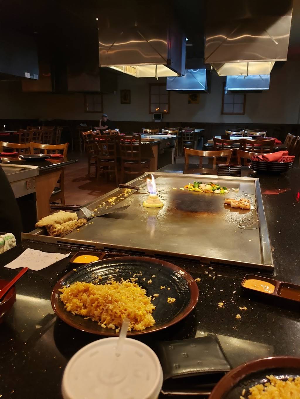 Fujis House | restaurant | 3373 Princeton Rd # 123, Hamilton, OH 45011, USA | 5138442600 OR +1 513-844-2600