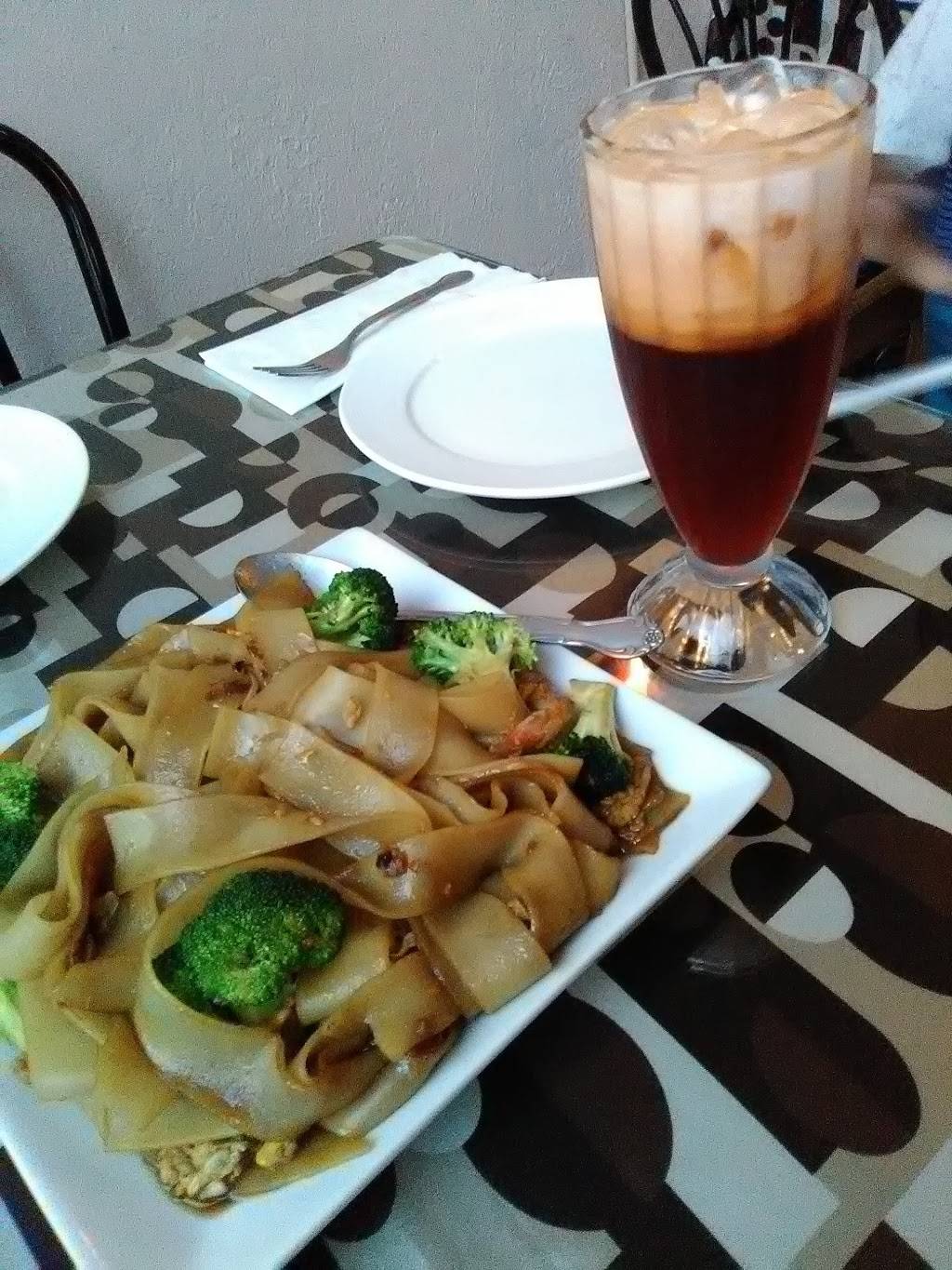 T-House Thai Cuisine | restaurant | 3654 Foothill Blvd, Glendale, CA 91214, USA | 8185417719 OR +1 818-541-7719