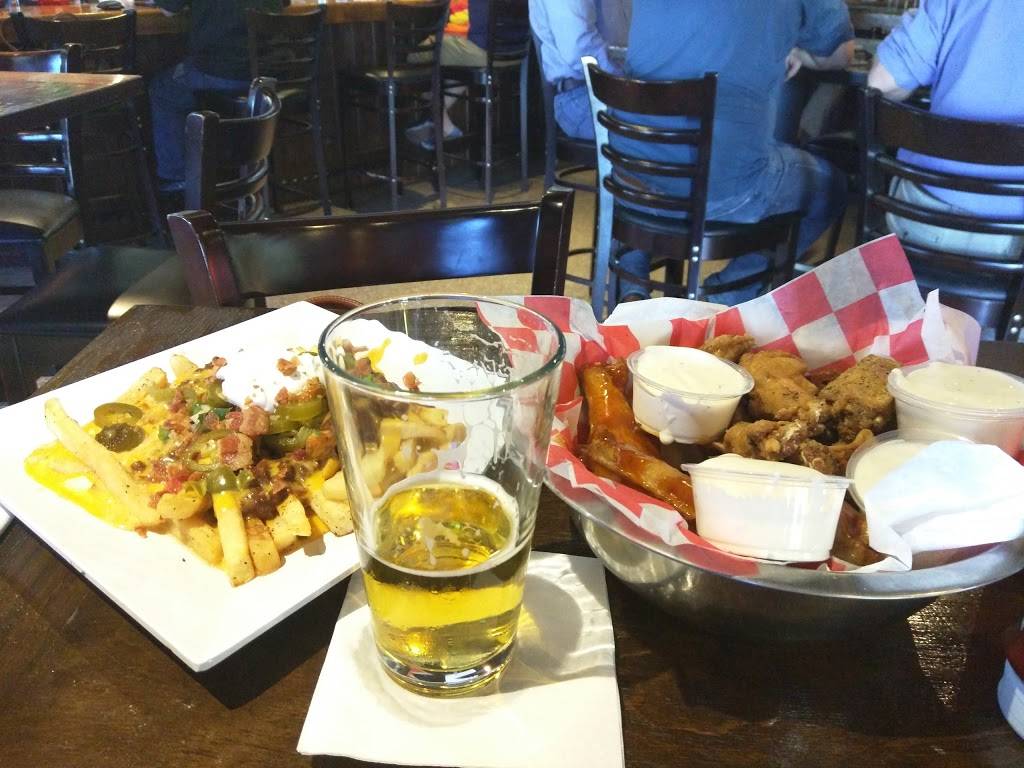 Halftime Grill & Sports Bar | restaurant | 2902 N Navarro St, Victoria, TX 77901, USA | 3618948764 OR +1 361-894-8764