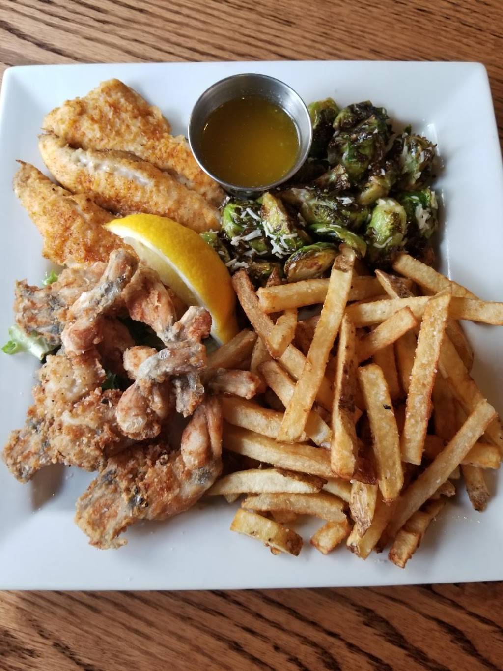 Rum Runners Speakeasy | restaurant | 167 King St, Sombra, ON N0P 2H0, Canada | 5198923651 OR +1 519-892-3651