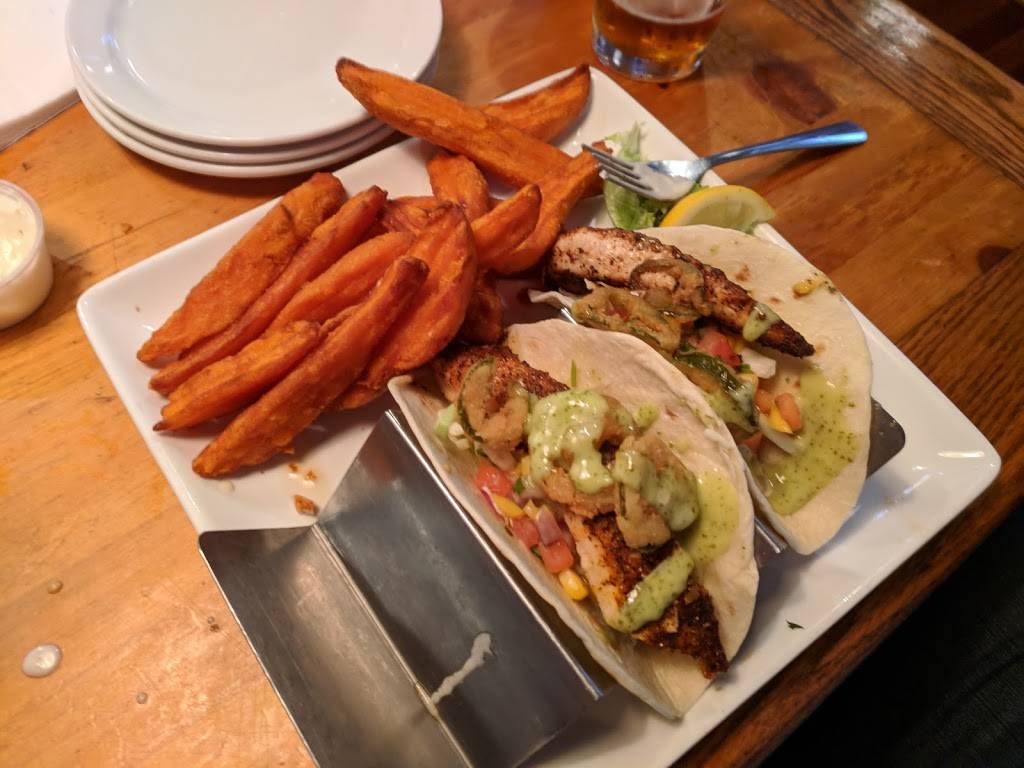 Harpoon Larrys Fish House & Oyster Bar | restaurant | 621 J Clyde Morris Blvd, Newport News, VA 23601, USA | 7578270600 OR +1 757-827-0600