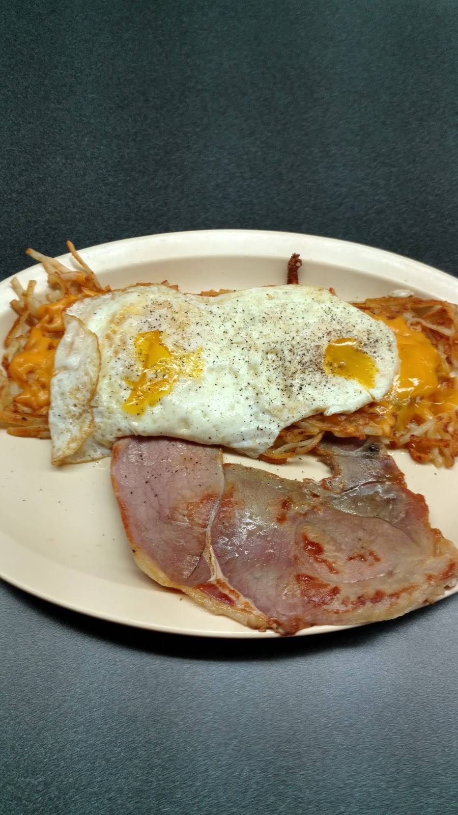 The Whistling Pig | restaurant | 2423 Pineview Dr, Lancaster, SC 29720, USA | 8032834262 OR +1 803-283-4262