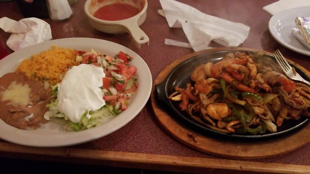 El Charrito | restaurant | 732 Commonwealth Dr, Norton, VA 24273, USA | 2763250793 OR +1 276-325-0793