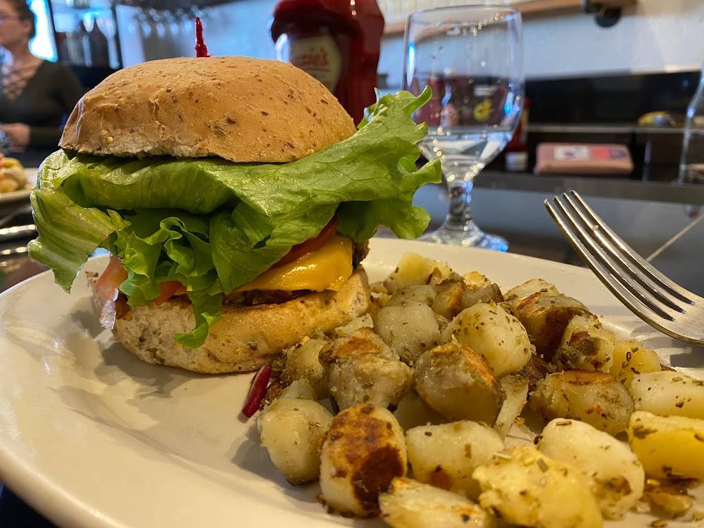 Portias Diner | restaurant | 3269 N High St, Columbus, OH 43202, USA | 6149727130 OR +1 614-972-7130