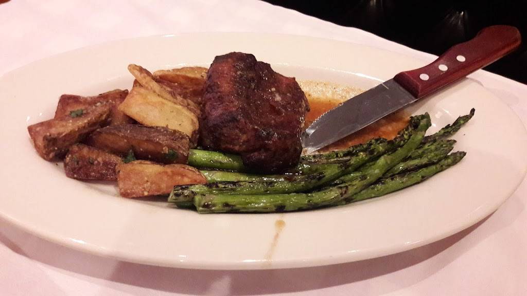 Maggianos Little Italy | restaurant | Streets of Woodfield, 1901 Woodfield Rd, Schaumburg, IL 60173, USA | 8472405600 OR +1 847-240-5600