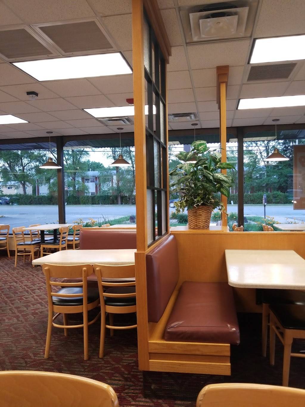 Wendys | restaurant | 956 N York Road, Elmhurst, IL 60126, USA | 6305305041 OR +1 630-530-5041