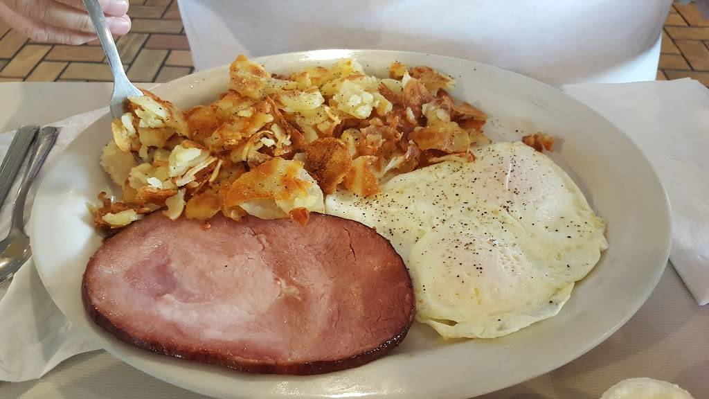 Red Apple Restaurant | restaurant | 1152 E Wisconsin St, Portage, WI 53901, USA | 6087459000 OR +1 608-745-9000